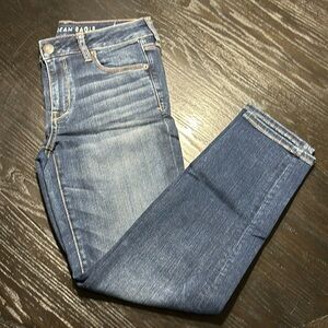 NWOT - American Eagle skinny jeans - size 10.